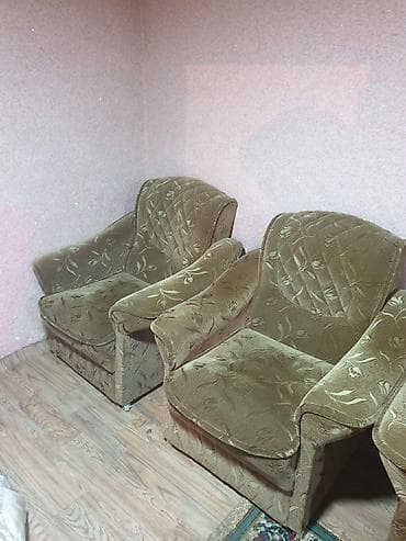 купить кухонный стол в бишкеке: Прямой диван, Б/у — 2