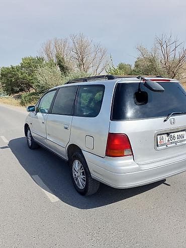 эстима превя: Honda Shuttle: 1999 г., 2.3 л, Автомат, Бензин, Минивэн — 4