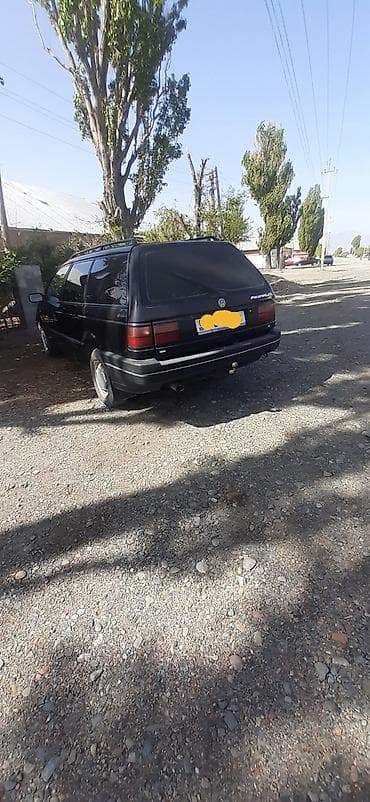куплю фольксваген пассат: Volkswagen Passat: 1993 г., 1.8 л, Механика — 5
