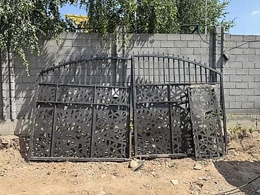 Кованые распашные ворота с калиткой - Материал: сталь, сварная рама