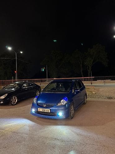 Продажа авто: Honda Fit: 2005 г., Автомат, Бензин, Хэтчбэк — 2