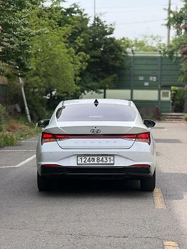 byd e7: Hyundai Avante: 2021 г., Гибрид, Седан — 3