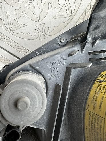 Комплект передних фар Toyota 2013 г., Б/у, Оригинал, Япония — 3