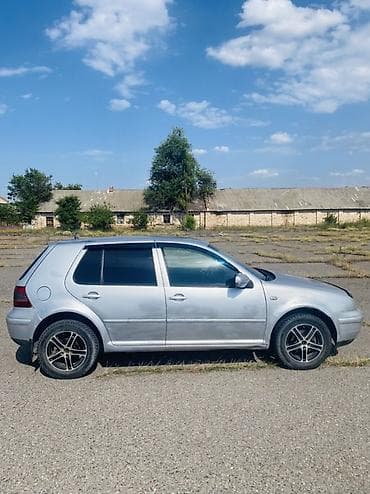 авто рага: Volkswagen Golf: 2001 г., 1.6 л, Кол менен иштөөчү, Бензин, Хетчбек — 4