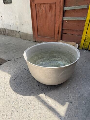 Продаю. Воду наливали - не протекает