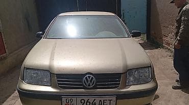 Транспорт: Volkswagen Bora: 2001 г., Бензин, Седан — 5