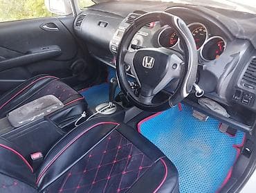 Транспорт: Honda Fit: 2004 г., 1.3 л, Автомат, Бензин, Хэтчбэк — 7