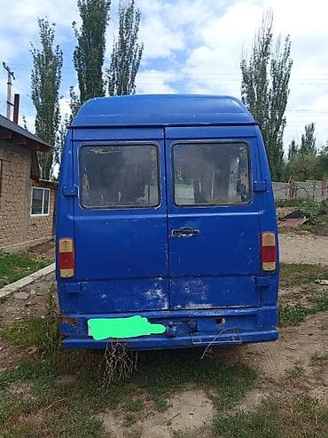 Унаа тетиктери: Синий фургон/микроавтобус высокой крыши, длинная база. Кузов — 4