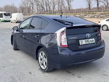 590: Toyota Prius: 2015 г., 1.8 л, Вариатор, Гибрид, Хэтчбэк — 5