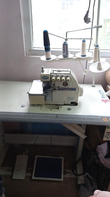 Промышленный пятинитка Shunfa на столе с подставкой под конусы - Тип