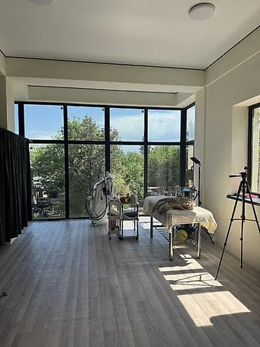 студия бишкек: Сдаю светлое просторное помещение под бьюти/медицинские услуги - — 1