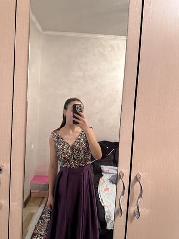 Айымдардын кийими: Кече көйнөгү, А-силуэт, Узун модель, Жеңдери жок, Пайеткалары менен, S — 4