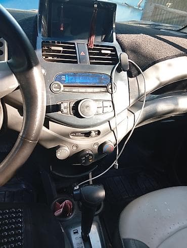 Chevrolet Spark: 2012 г., 1 л, Автомат, Хетчбек — 6