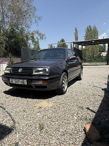 Volkswagen Vento: 1993 г., 2 л, Механика, Бензин, Седан — 10