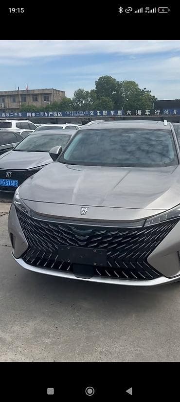 Продам автомобиль крассовер современного дизайна в серебристом цвете at lalafo.kg Продам автомобиль крассовер современного дизайна в серебристом цвете