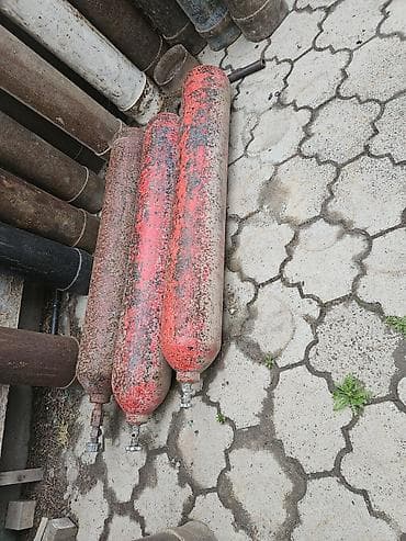 Үй жана бакча: Синий газовый баллон цилиндрической формы. Оснащен запорным вентилем с — 3