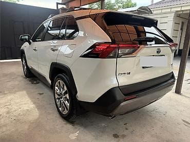 Toyota RAV4: 2021 г., 2.5 л, Автомат, Гибрид, Кроссовер — 3
