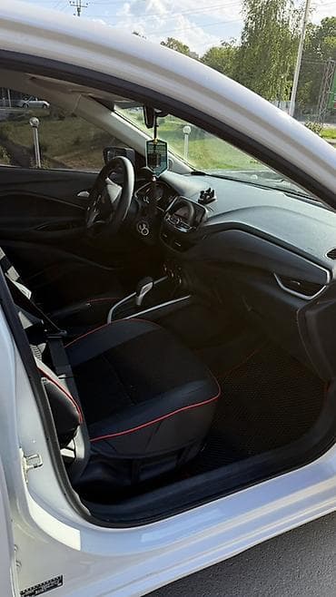 chevrolet captiva: Chevrolet Onix: 2020 г., 1 л, Автомат, Бензин, Седан — 4