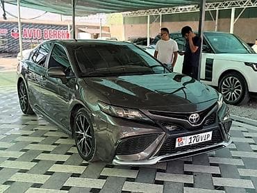 Toyota Camry: 2021 г., 2.5 л, Автомат, Бензин, Седан — 2