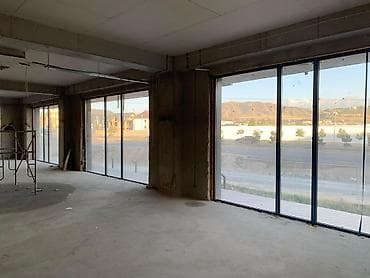 Коммерциялык мүлк: Кеңселерди ижаралоо, 300 м², Турак комплексинде, Тоолор көрүнүп турат, 1-катар, Өзүнчө кире бериши менен — 5