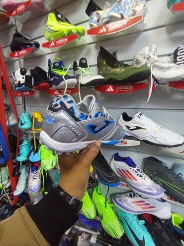 спортивное оборудование: Мужские кроссовки, 41, Joma, Новый, цвет - Белый, Платная доставка — 7