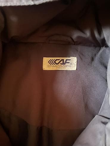 спортивный пуховик: Зимние верхние вещи (2 позиции) 1) Толстая парка/куртка с меховым — 4