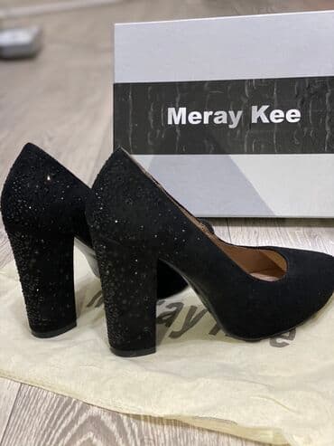 Продаю очень красивые туфли 34 размера. Отдам за 500