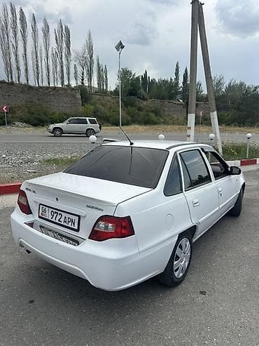 Daewoo Nexia: 2008 г., 1.6 л, Механика, Бензин, Седан