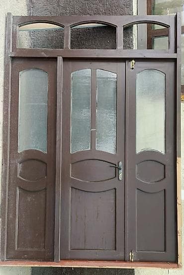 Ремонт и строительство: Двери для домов и квартир, Деревянная, Трехстворчатая, Со стеклом, цвет - Коричневый — 1