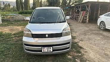 Toyota Voxy: 2002 г., 2 л, Минивэн — 1