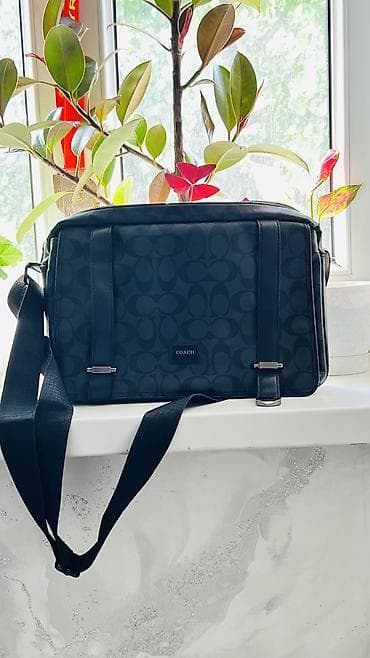 Стильная сумка Coach Состояние отличное, выглядит аккуратно и дорого