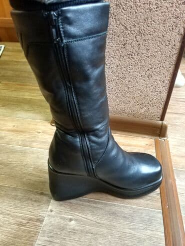 фирменный сапоги: Продаю сапоги натуралка 💯, в отличном состоянии. 39 размер . Цена — 2