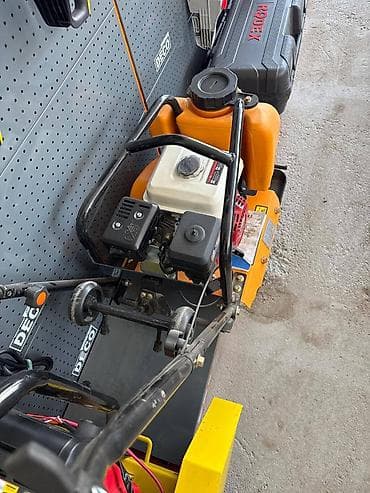 мото мини: Виброплита Tesla Tools HZR90 (бензиновая) - Тип: plate compactor — 1