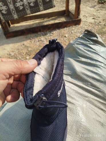 детская обувь для девочек: Детская обувь разных моделей и расцветок: - Утеплённые ботинки-дутики — 9