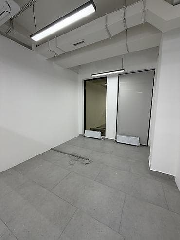 солнечный квартал: Аренда офисов, 105 м², В бизнес центре, 1 линия, С отдельным сан узлом, С системой безопасности — 10