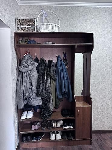 прихожие б у: Прихожая состояние хорошее. Цена 2500 сом - Открытая вешалка с рядом — 2