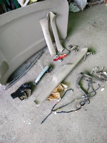 декоративные панели: Toyota Raum с 2003 обшивка и внутренности крышки багажника и наружная — 4