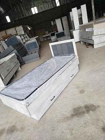 sofa bed: Продаю новый Одна спальня Кровать с матрасом Размери длина 1900 х — 9
