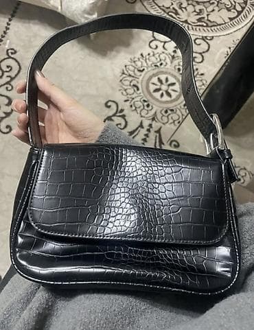 Личные вещи: Сумка на плечо, черная, под кожу крокодила. - Материал: гладкая — 1