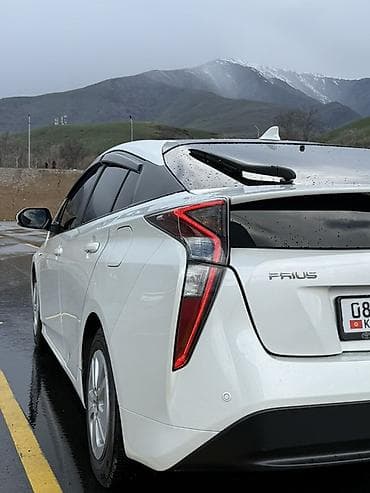 toyota prius 2016: Toyota Prius: 2016 г., 1.8 л, Вариатор, Гибрид, Лифтбек — 3