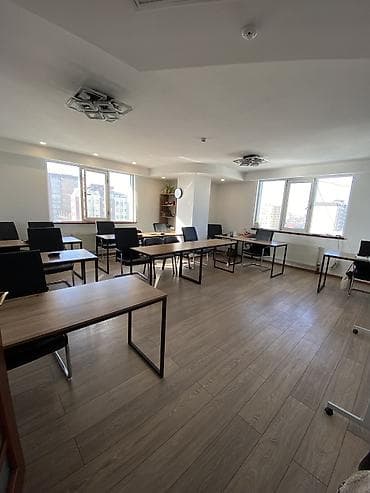 горах: Аренда офисов, 135 м², В бизнес центре, С видом на горы, С оборудованием, С отдельной кухней — 2