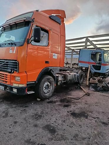 mersedes e200: Тягач, Volvo, Без прицепа — 4