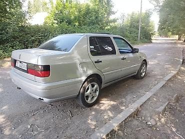 Транспорт: Volkswagen Vento: 1996 г., 1.8 л, Автомат, Бензин, Седан — 2