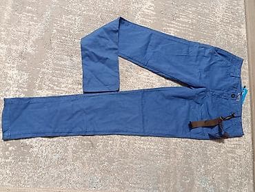 Носки и белье: Женские брюки-чиносы синего цвета. Характеристики: - Фасон: прямые — 1