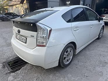 экономичный авто: Toyota Prius: 2010 г., 1.8 л, Вариатор, Гибрид, Хэтчбэк — 6