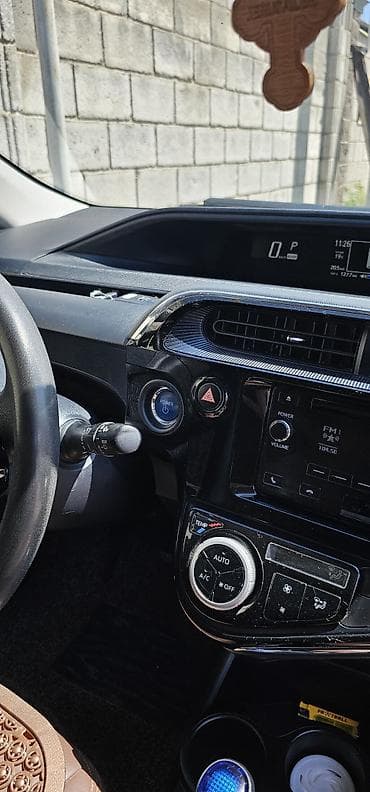 highlander 2012: Toyota Prius C: 2018 г., 1.5 л, Вариатор, Гибрид, Хэтчбэк — 5