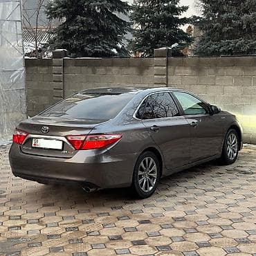 id 4: Toyota Camry: 2015 г., 2.5 л, Вариатор, Гибрид, Седан — 3