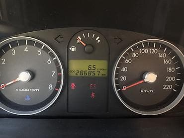 Транспорт: Hyundai Getz: 2006 г., 1.6 л, Кол менен иштөөчү, Бензин, Хетчбек — 7