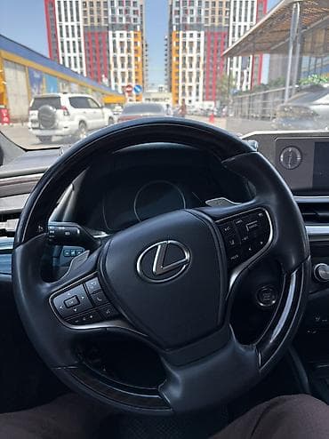 lexus e: Lexus ES: 2021 г., 2.5 л, Автомат — 5