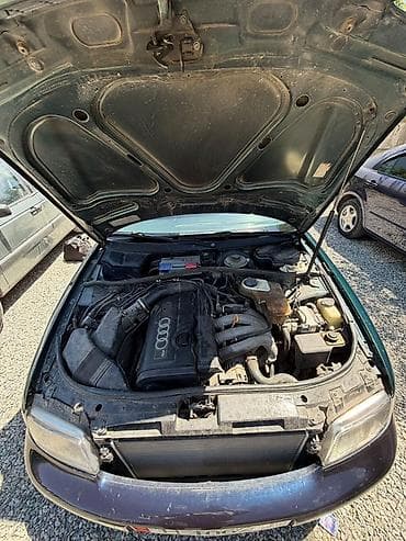 8: Audi A4: 1995 г., 1.8 л, Механика, Бензин, Седан — 5
